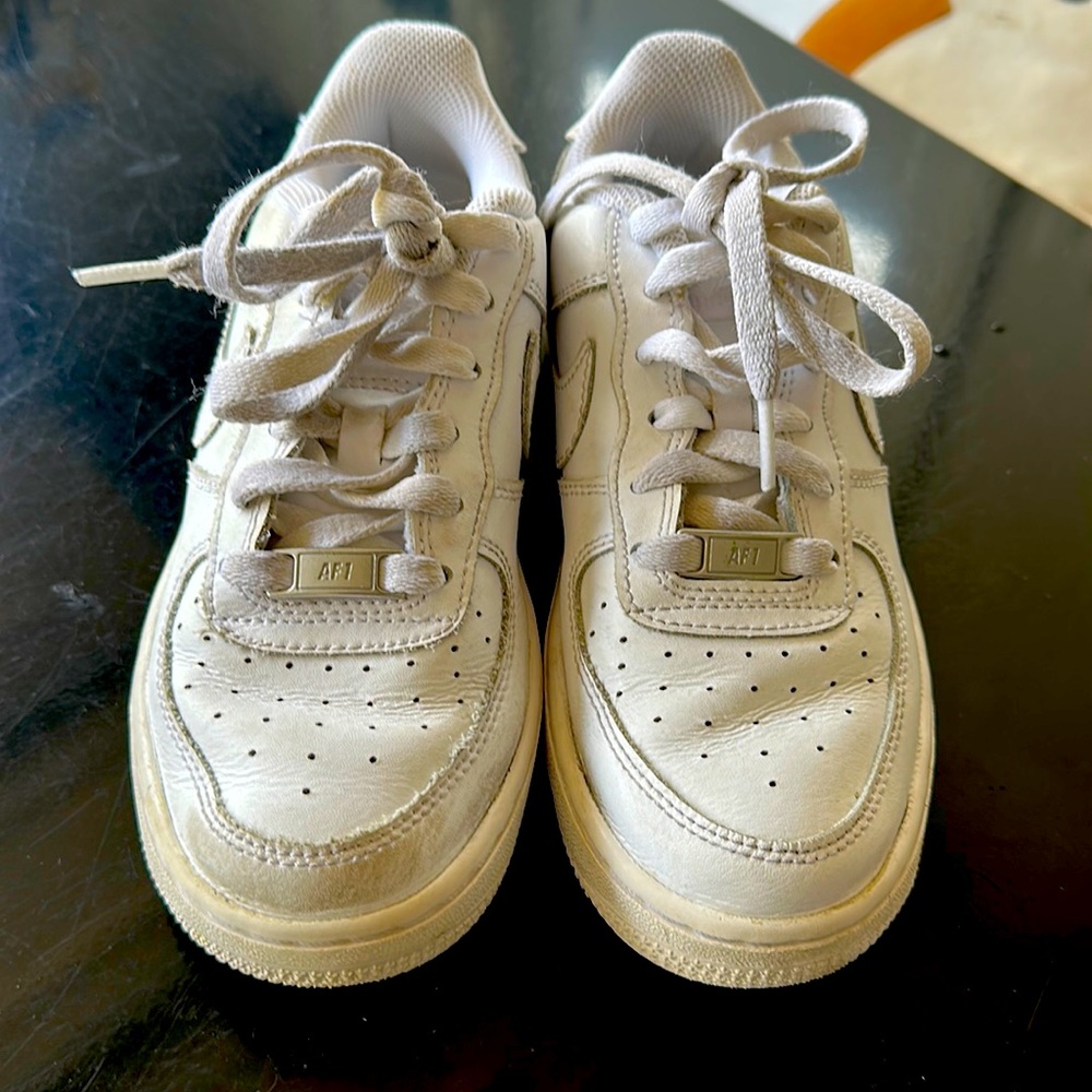 Air Force 1 barely used , white
